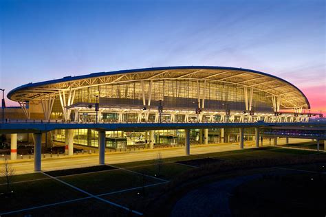 Airport of indianapolis - Official Indianapolis International Airport website - view live flight times and live parking information.